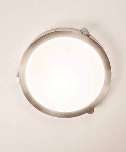 Plafonjerka Osvald sa srebrnim okvirom i opal bijelim staklenim difuzorom