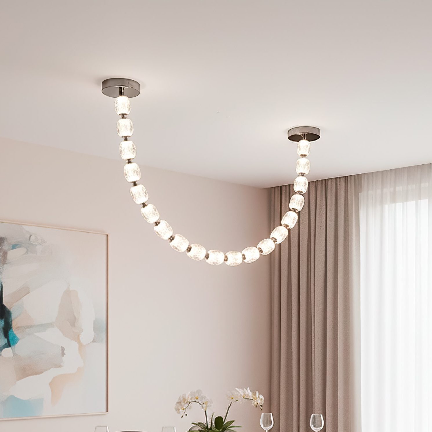 Luster Elara u enterijeru moderno opremljene trpezarije