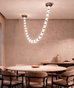 Luster Elara u moderno opremljenoj trpezariji - SVOD rasvjeta Podgorica