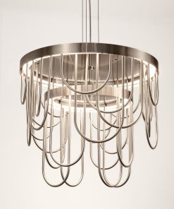 Kolos luster u srebrnoj završnoj obradi – dizajnerska rasvjeta SVOD