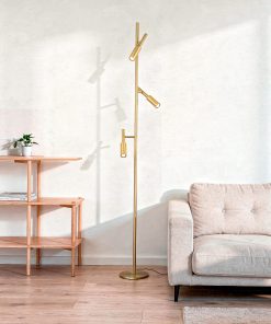 Podna lampa Gefal mesingana sa 3 rotirajuca topa u enterijeru