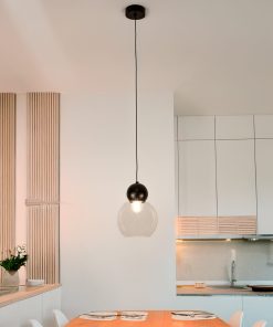 Visilica Nanali u enterijeru iznad trepezarijskog stola -SVOD rasvjeta