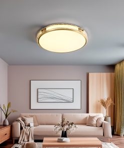 Plafonjerka Soliks mesingana sa kristalnim dekorom u modernom enterijeru dnevnog boravka - SVOD rasvjeta Podgorica