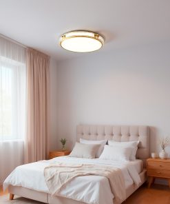 Plafonjerka Soliks u lijepo sredjenom enterijeru spavace sobe