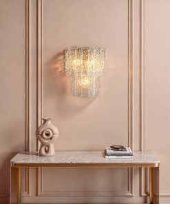 Zidna lampa Artsen u elegantnom enterijeru sa dekorativnim zidom