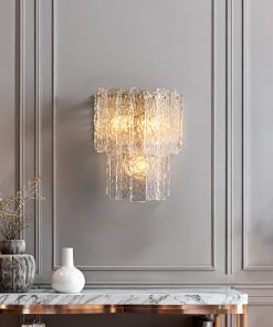 Zidna lampa Artsen u elegantnom enterijeru sa dekorativnim zidom