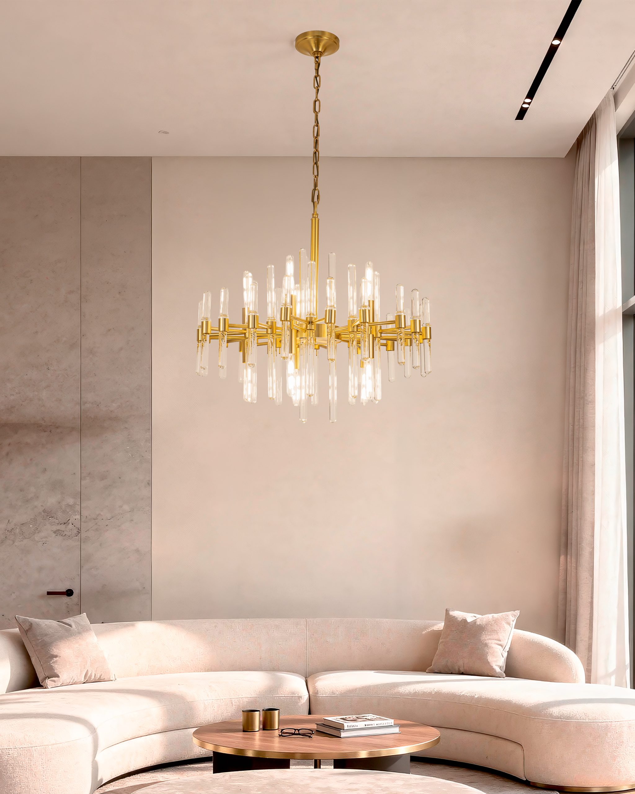 Luster Vitralis iznad moderne ugaone garniture u luksuznom dnevnom boravku