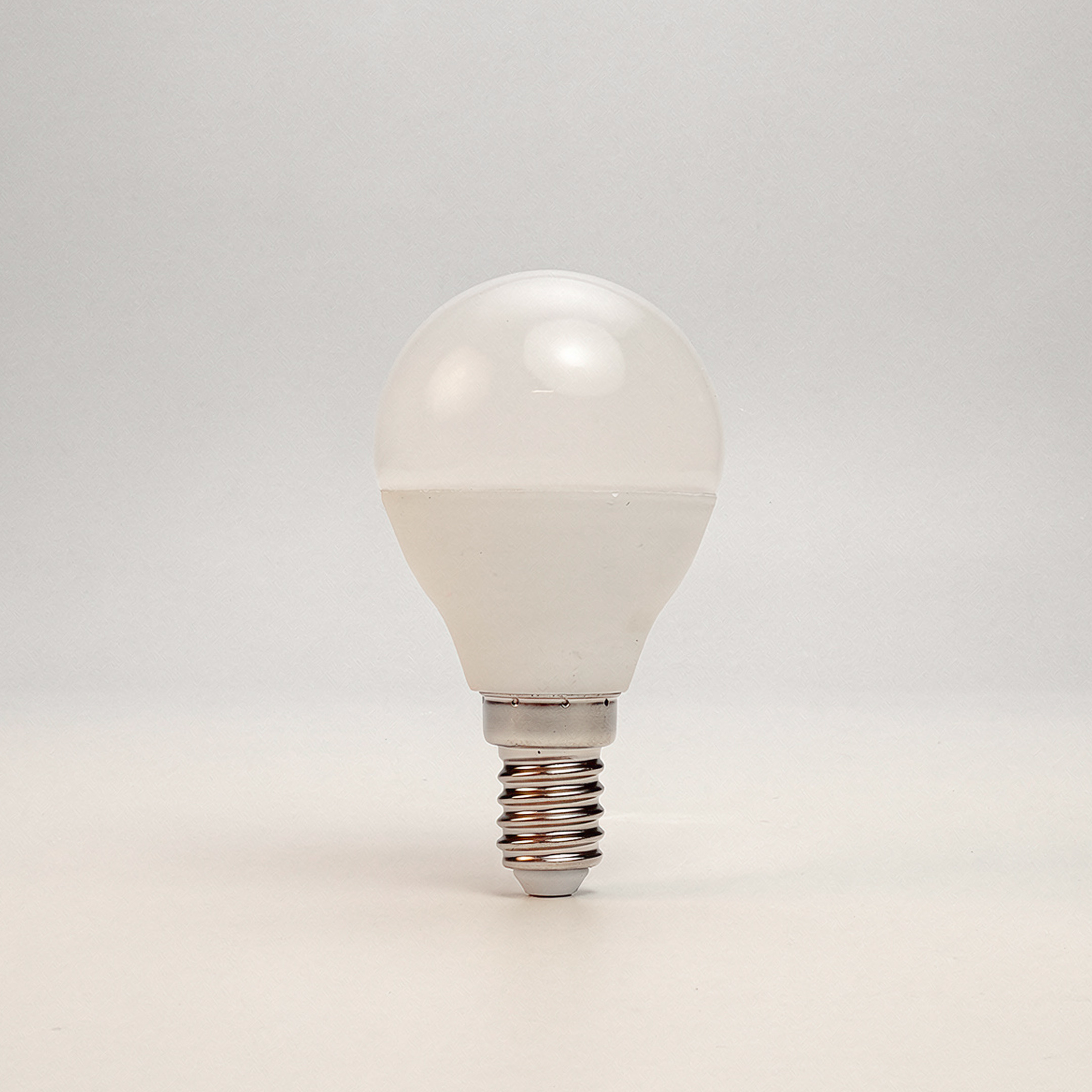 LED Sijalica P45 E14 - 2700K CRI95